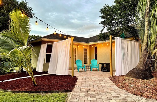 Palm Beach Country Estates Apartamento | Peaceful 1 bdrm ensuite w/pool & private entrance in sunny Palm Beach Gardens