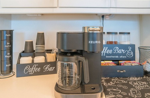 South Mountain Casa | Peaceful 1BR,Cal King Bed, Fast WiFi, Near ASU & Downtown Bikes + Workspace