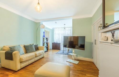 Dudden Hill Casa | Peaceful 1BR flat, 3min Tube, NW, close to Wembley