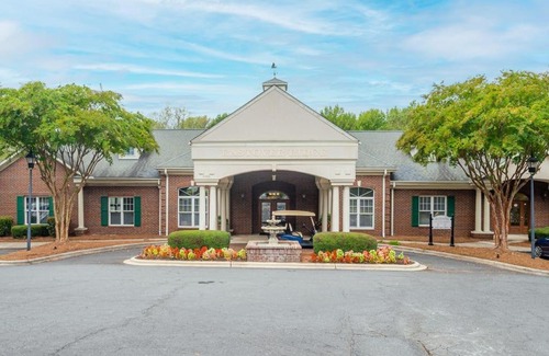 Wendover - Sedgewood Apartamento | Peaceful 1BR with Patio and Gym