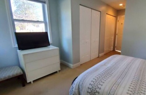Town of Hastings Casa | Peaceful 2-bedroom town house with fireplace