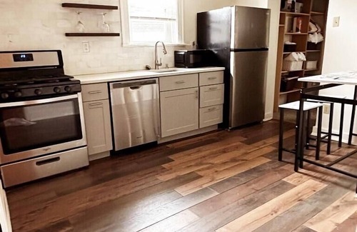 Homestead Apartamento | Peaceful 2 beds near Pittsburgh!