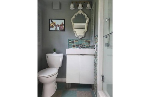 Palm Harbor Casa | Peaceful 2-Story Cottage Retreat ~ Close to Beaches & Pinellas Trail!