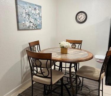 Fresno Apartamento | Peaceful 2bed,1bath condo with free parking all yours to enjoy