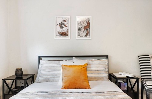 Arnada Casa | Peaceful 3-bdrm DT Vancouver Home