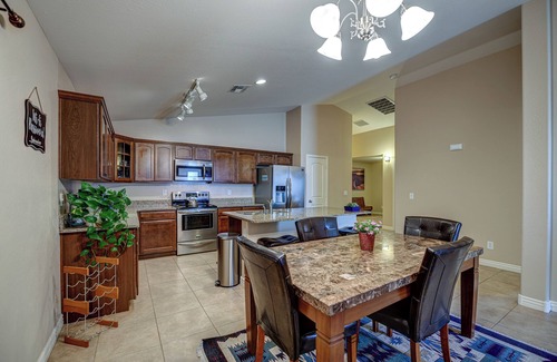 Casa Grande Casa | Peaceful 3-bdrm Residential House with Home Office