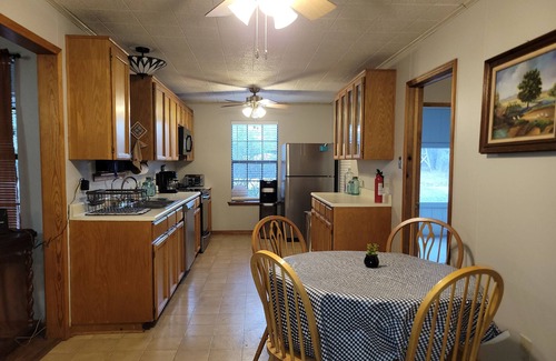 Leakey Cabina | Peaceful 3-bedroom cabin in canyon area north of Leakey