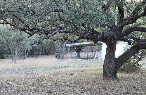 Leakey Cabina | Peaceful 3-bedroom cabin in canyon area north of Leakey