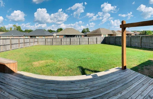 Dothan Casa | Peaceful 3BR/2BA Hidden Lake Home Near ACOM w/WiFi