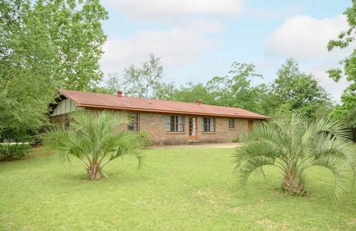 Dothan Casa | Peaceful 3BR/2BA House Near EVERYTHING w/WIFI