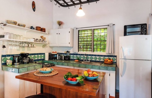 Junquillal Casa | Peaceful 3BR beach retreat w/ private pool, fast WiFi, & AC. Walk to Playa Junquillal. Includes detached casita.
