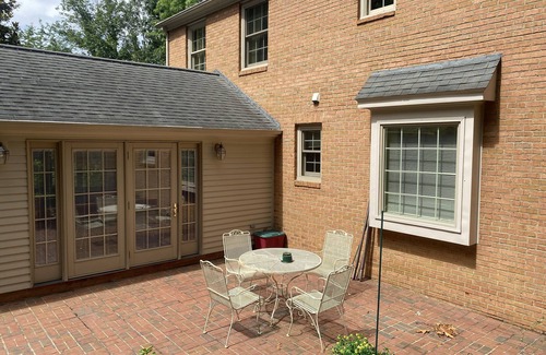 Christiansburg Casa | Peaceful 4 Bedroom. Beautiful views. River Access.