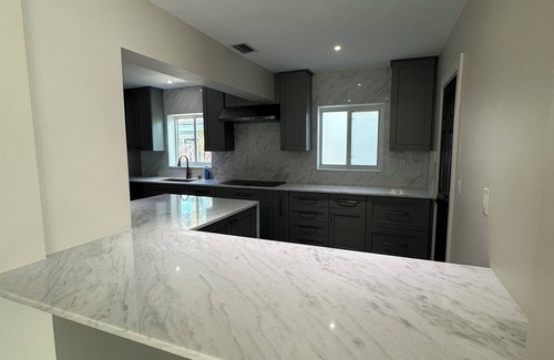North Corals Casa | Peaceful 4 Bedroom Getaway: 8 min from the beach