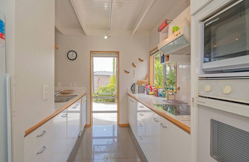 Onemana Casa | Peaceful 4BR Home with Spa Near Whangamata