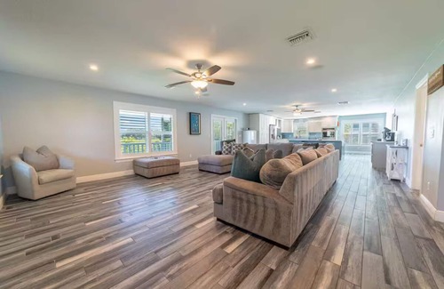 Okeechobee Casa | Peaceful 6BR Country Retreat-Bring Your Horses!