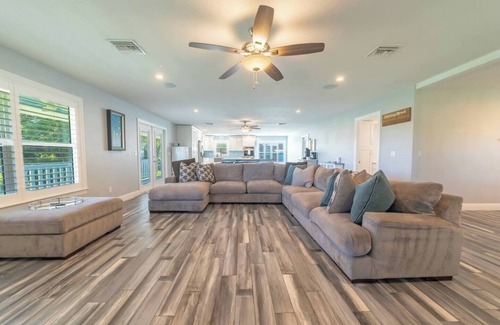 Okeechobee Casa | Peaceful 6BR Country Retreat-Bring Your Horses!
