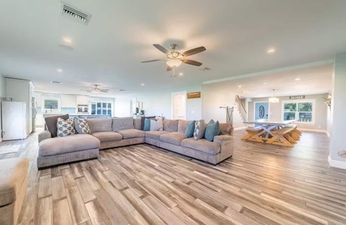 Okeechobee Casa | Peaceful 6BR Country Retreat-Bring Your Horses!
