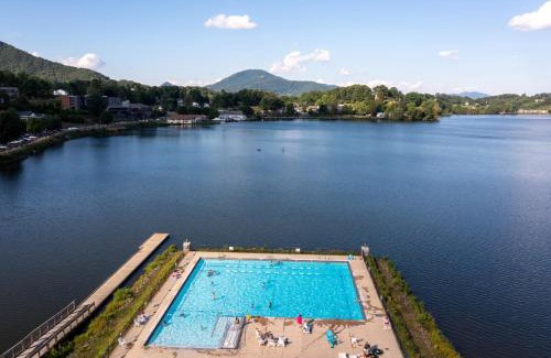 Lake Junaluska Apartamento | Peaceful Abode