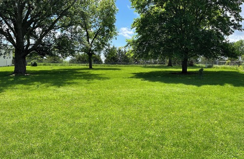 Johnston Casa | Peaceful acreage by Saylorville Lake