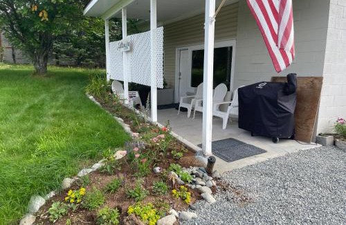 Kalifornsky Apartamento | Peaceful Acres Triplex One - Lighthouse Inn - Soldotna, Alaska
