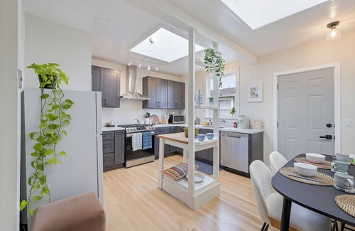 Allendale Apartamento | Peaceful and Chic Casita in The Laurel, Oakland
