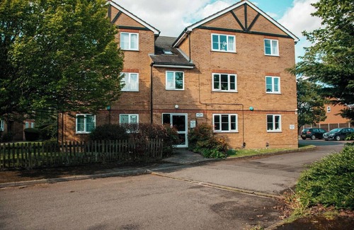 Langley Marish Apartamento | Peaceful and cozy 1 bed flat in Heathrow area. Plenty of FREE parking space.
