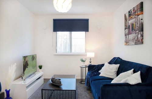Langley Marish Apartamento | Peaceful and cozy 1 bed flat in Heathrow area. Plenty of FREE parking space.