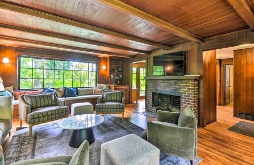 Carver Casa | Peaceful and Elegant Cottage with Riverside View