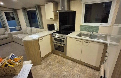 Ringwood Casa | Peaceful and fun family stay with entertainment, swimming and more. Dogs welcome