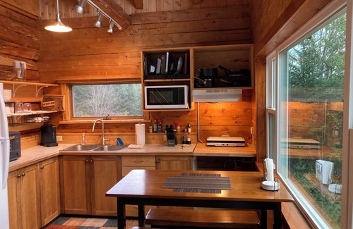 Waterford Cabina | Peaceful and Private Cabin near charming Saint Johnsbury Vermont