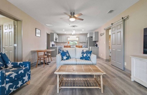 Summerfield Casa | Peaceful and Private Lake Weir Home