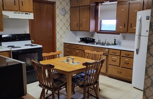 Macon Apartamento | Peaceful and quiet 2-bedroom apartment with WiFi, AC in Macon.