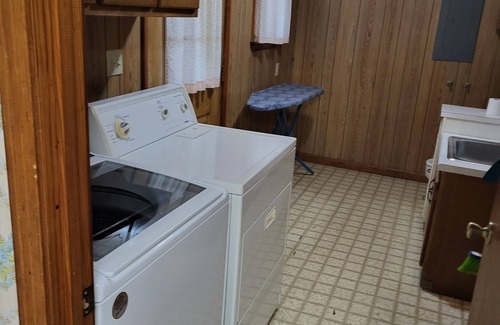 Macon Apartamento | Peaceful and quiet 2-bedroom apartment with WiFi, AC in Macon.