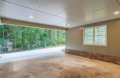 Lilburn Casa | Peaceful and quiet basement! Located on Lake Lucerne near 285 & 78.