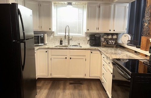 Benton Cabina | Peaceful and secluded getaway in Saline County
