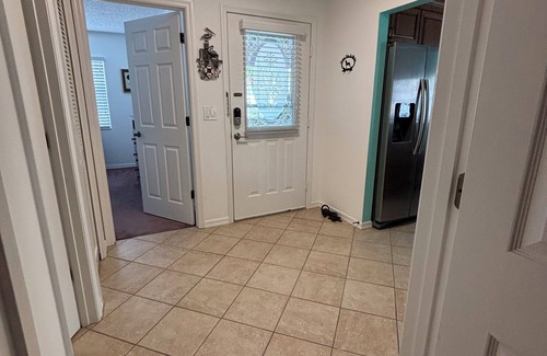 Braden River Condominio | Peaceful and Spacious Sarasota Meadows Getaway! 2Bed/2Bath Upper Condo w/Pool