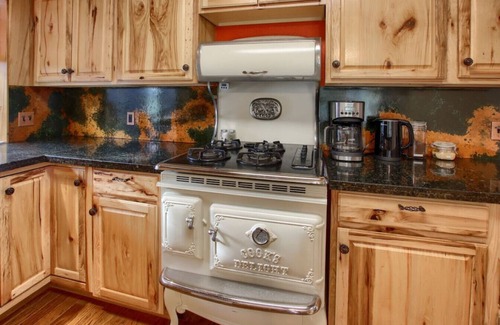 Oakhurst Casa | Peaceful and Tranquil Home Base for Exploring Oakhurst and Yosemite!