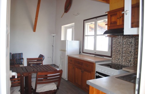 Stoupa Apartamento | Tranquilo apartamento con magníficas vistas al mar y al pueblo