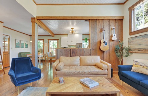 Central East Austin Casa | Peaceful Austin Cottage l Private Yard l Centrally Located