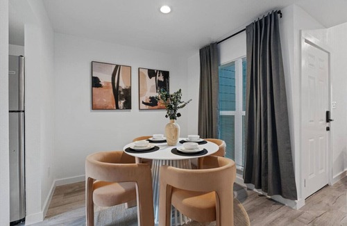 Coronado Hills Casa | Luxurious Hidden Gem l Downtown Access l Fireplace