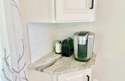 Placida Condominio | QUIET BAYFRONT Escape: 2 Min Walk to Beach-Parking, Ferry, Pool,Trash P/U incl.!