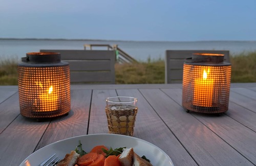 Town of East Hampton Casa | Peaceful beach bungalow on Gerard drive East Hampton Springs
