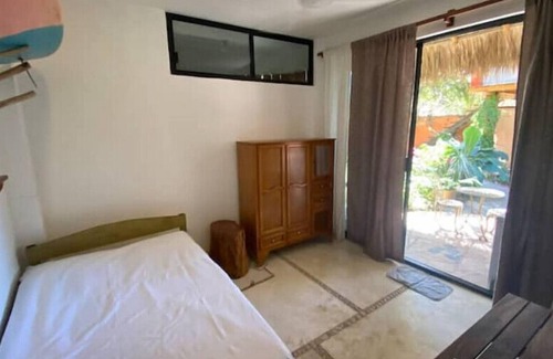 Tamarindos Apartamento | Peaceful body & soul retreat. Steps from beach! AC