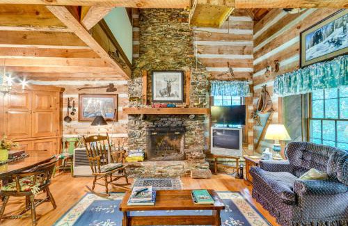 Burnsville Casa | Peaceful Burnsville Cabin By South Toe River!