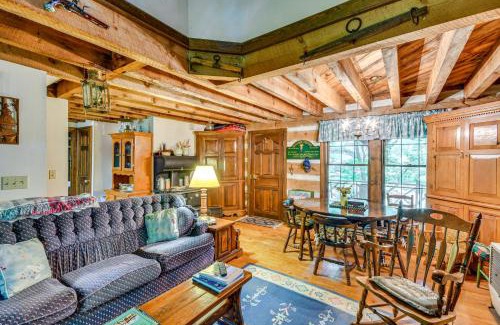 Burnsville Casa | Peaceful Burnsville Cabin By South Toe River!