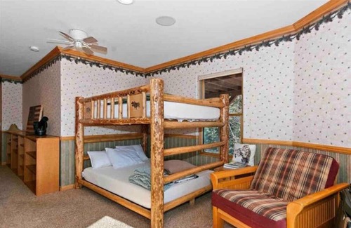 Whispering Forest Casa | Peaceful Cabin Home with Breathtaking View!