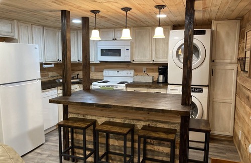 Duff Cabina | Peaceful cabin in the center of riding country!