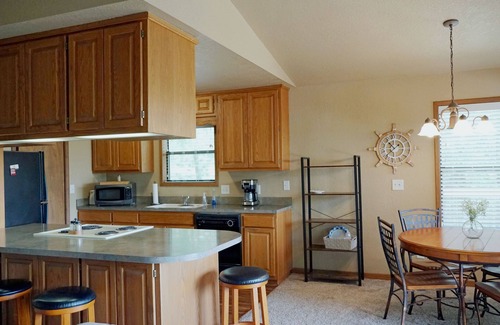 Evening Shade Cabina | Peaceful Cabin in the Woods Near Lake Tenkiller - Sleeps 6