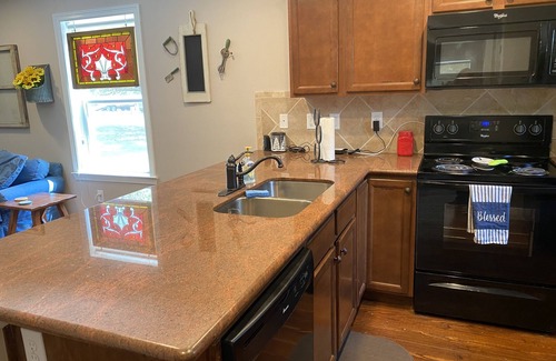 Flatonia Cabina | Peaceful Cabin on 13 acres.