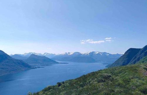 Ulsteinvik Casa | Peaceful cabin retreat in the Norwegian mountains